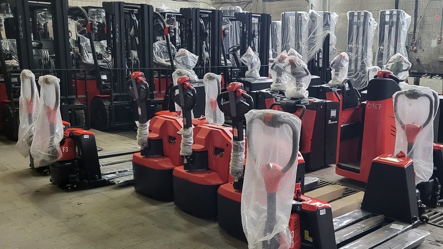 Тест-драйв складской техники на нашем складе в Мурино