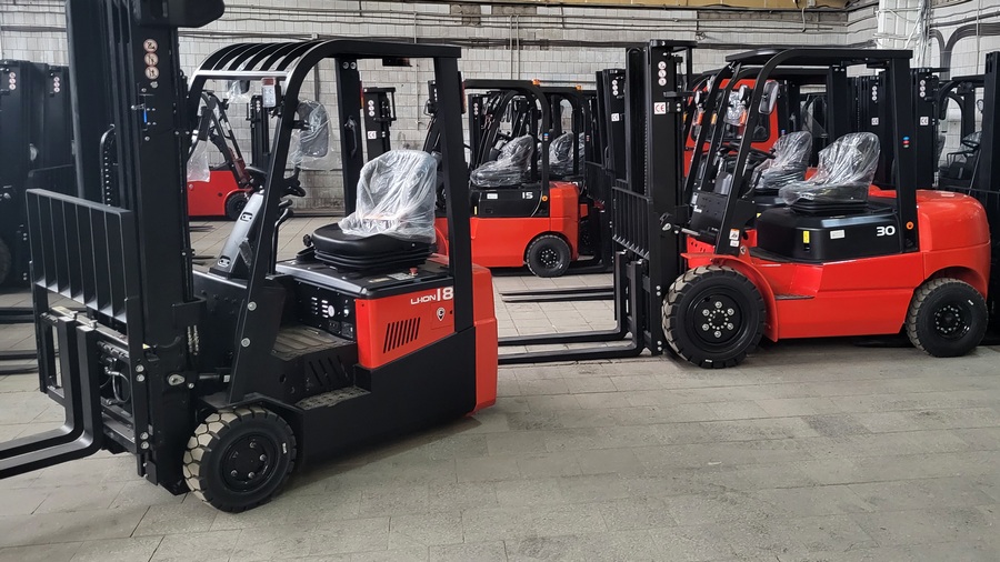 Тест-драйв складской техники на нашем складе в Мурино