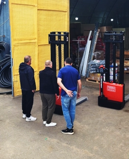 Тест-драйв складской техники на нашем складе в Мурино